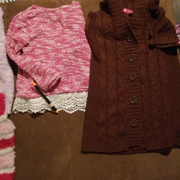 Sweaters - Picture 2 of 7
